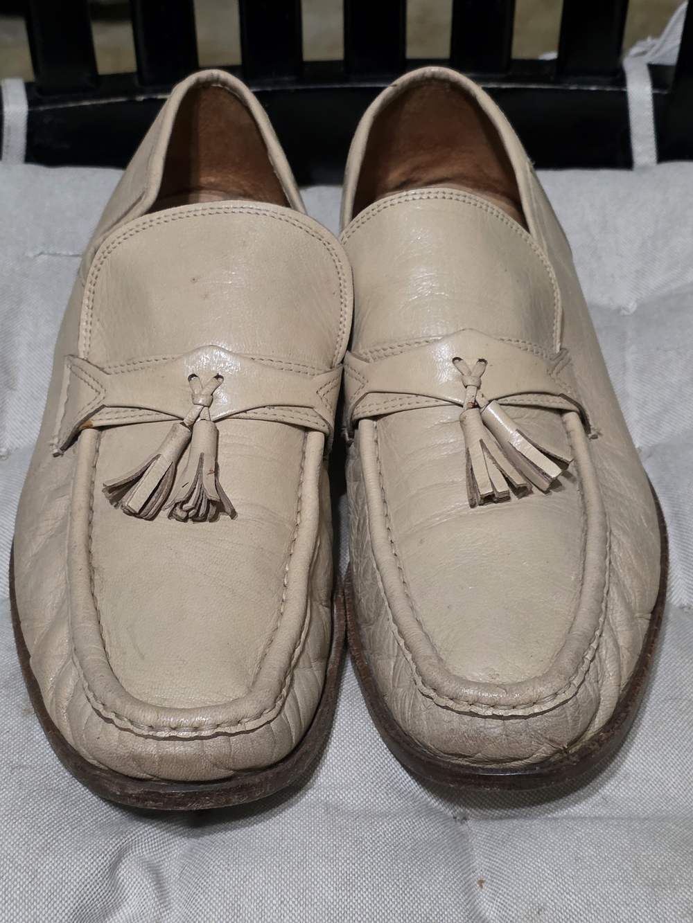 Men's Cream Tassel Leather Loafers - Slip-On Dress Casual Used Size 11